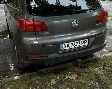 Серый Фольксваген Тигуан, объемом двигателя 1.97 л и пробегом 85 тыс. км за 20000 $, фото 2 на Automoto.ua