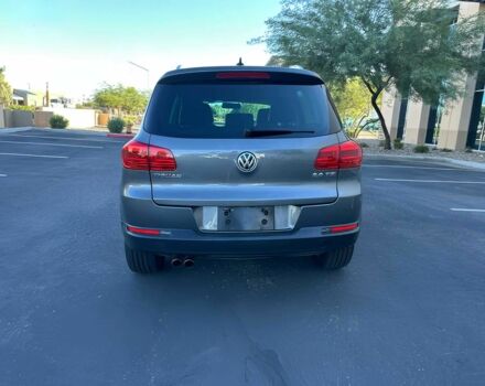 Серый Фольксваген Тигуан, объемом двигателя 2 л и пробегом 78 тыс. км за 4644 $, фото 4 на Automoto.ua