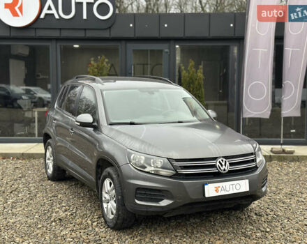 Серый Фольксваген Тигуан, объемом двигателя 2 л и пробегом 170 тыс. км за 12000 $, фото 7 на Automoto.ua