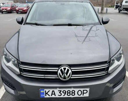 Сірий Фольксваген Тігуан, об'ємом двигуна 1.98 л та пробігом 187 тис. км за 12700 $, фото 1 на Automoto.ua