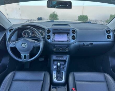 Сірий Фольксваген Тігуан, об'ємом двигуна 2 л та пробігом 79 тис. км за 11200 $, фото 5 на Automoto.ua