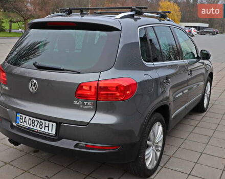 Сірий Фольксваген Тігуан, об'ємом двигуна 2 л та пробігом 150 тис. км за 13999 $, фото 5 на Automoto.ua