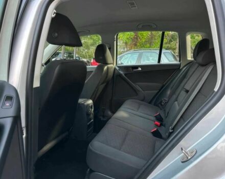 Сірий Фольксваген Тігуан, об'ємом двигуна 2 л та пробігом 71 тис. км за 7000 $, фото 10 на Automoto.ua