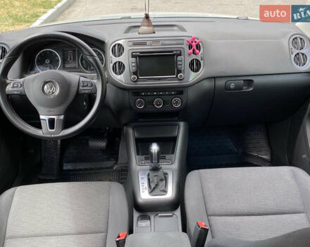 Сірий Фольксваген Тігуан, об'ємом двигуна 2 л та пробігом 224 тис. км за 13900 $, фото 25 на Automoto.ua