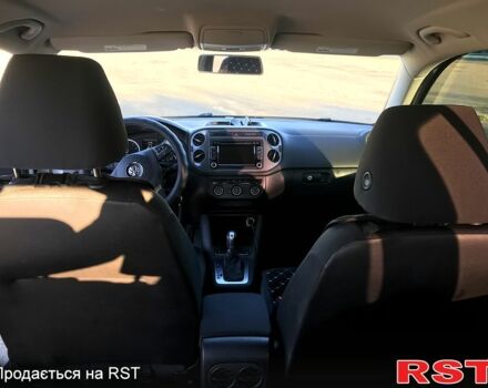 Сірий Фольксваген Тігуан, об'ємом двигуна 2 л та пробігом 170 тис. км за 12500 $, фото 6 на Automoto.ua