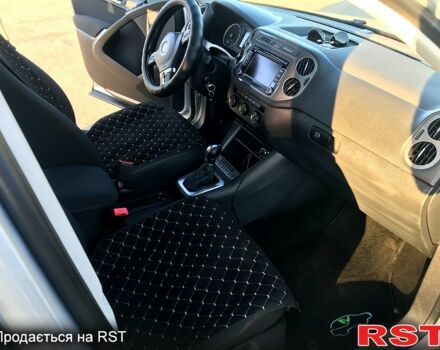 Сірий Фольксваген Тігуан, об'ємом двигуна 2 л та пробігом 170 тис. км за 12500 $, фото 5 на Automoto.ua