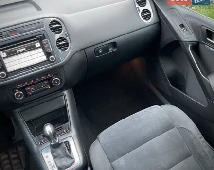 Серый Фольксваген Тигуан, объемом двигателя 2 л и пробегом 165 тыс. км за 15500 $, фото 50 на Automoto.ua