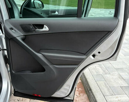 Серый Фольксваген Тигуан, объемом двигателя 2 л и пробегом 125 тыс. км за 14999 $, фото 34 на Automoto.ua