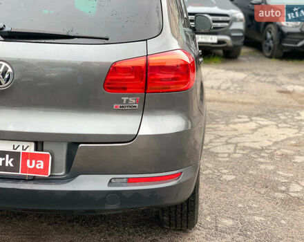 Серый Фольксваген Тигуан, объемом двигателя 2 л и пробегом 195 тыс. км за 15340 $, фото 12 на Automoto.ua
