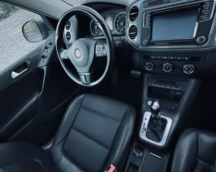 Серый Фольксваген Тигуан, объемом двигателя 1.98 л и пробегом 199 тыс. км за 13000 $, фото 6 на Automoto.ua