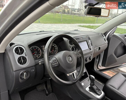 Серый Фольксваген Тигуан, объемом двигателя 2 л и пробегом 125 тыс. км за 14999 $, фото 44 на Automoto.ua