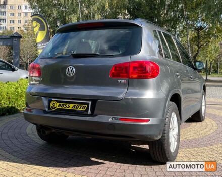 Сірий Фольксваген Тігуан, об'ємом двигуна 2 л та пробігом 243 тис. км за 13200 $, фото 6 на Automoto.ua