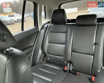 Серый Фольксваген Тигуан, объемом двигателя 2 л и пробегом 170 тыс. км за 12000 $, фото 14 на Automoto.ua