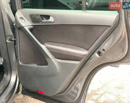 Серый Фольксваген Тигуан, объемом двигателя 2 л и пробегом 195 тыс. км за 15340 $, фото 23 на Automoto.ua