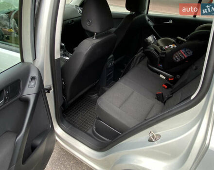 Сірий Фольксваген Тігуан, об'ємом двигуна 2 л та пробігом 224 тис. км за 13900 $, фото 28 на Automoto.ua