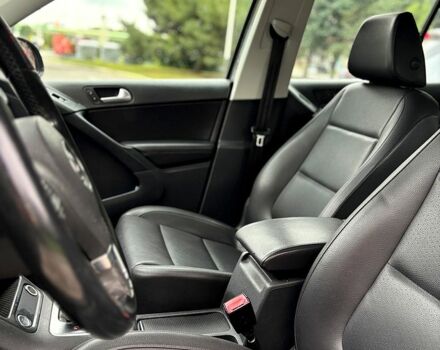 Сірий Фольксваген Тігуан, об'ємом двигуна 2 л та пробігом 160 тис. км за 12900 $, фото 1 на Automoto.ua