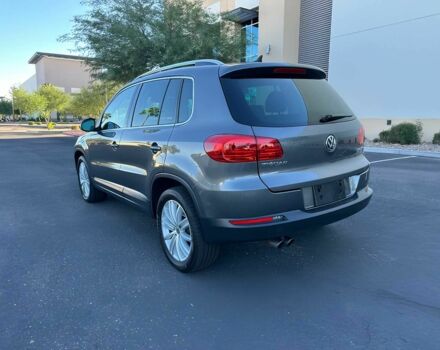 Серый Фольксваген Тигуан, объемом двигателя 2 л и пробегом 78 тыс. км за 4644 $, фото 5 на Automoto.ua