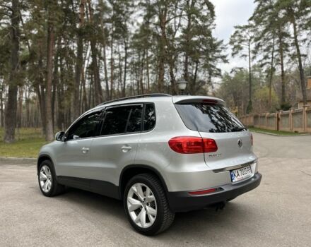 Серый Фольксваген Тигуан, объемом двигателя 2 л и пробегом 194 тыс. км за 12400 $, фото 3 на Automoto.ua