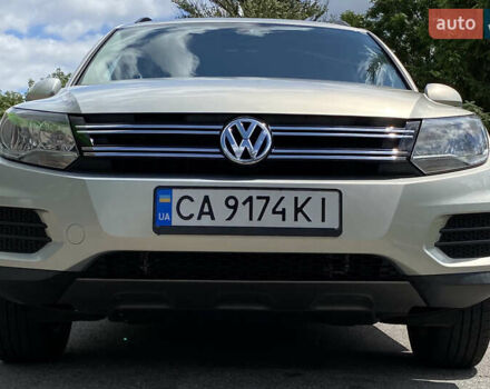 Сірий Фольксваген Тігуан, об'ємом двигуна 2 л та пробігом 224 тис. км за 13900 $, фото 13 на Automoto.ua