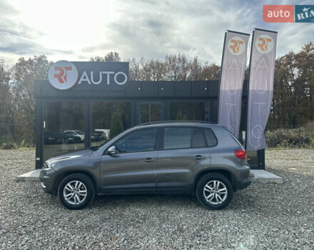 Серый Фольксваген Тигуан, объемом двигателя 2 л и пробегом 170 тыс. км за 12500 $, фото 1 на Automoto.ua
