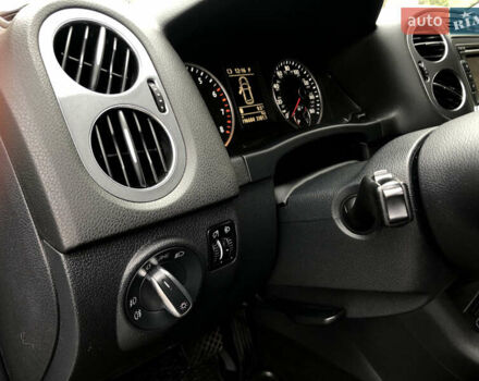 Сірий Фольксваген Тігуан, об'ємом двигуна 1.98 л та пробігом 197 тис. км за 13500 $, фото 23 на Automoto.ua