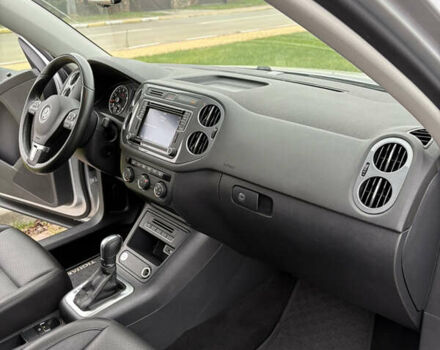 Серый Фольксваген Тигуан, объемом двигателя 2 л и пробегом 125 тыс. км за 14999 $, фото 46 на Automoto.ua