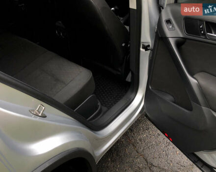 Сірий Фольксваген Тігуан, об'ємом двигуна 1.98 л та пробігом 197 тис. км за 13500 $, фото 38 на Automoto.ua