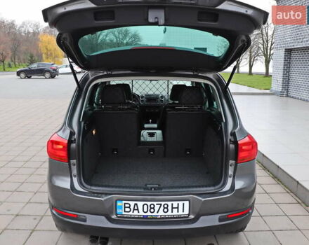 Сірий Фольксваген Тігуан, об'ємом двигуна 2 л та пробігом 150 тис. км за 13999 $, фото 27 на Automoto.ua