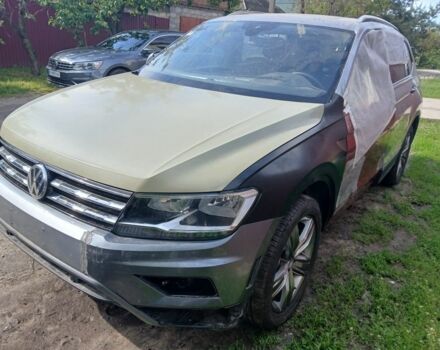 Сірий Фольксваген Тігуан, об'ємом двигуна 1.8 л та пробігом 128 тис. км за 11500 $, фото 3 на Automoto.ua