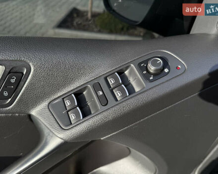 Сірий Фольксваген Тігуан, об'ємом двигуна 2 л та пробігом 176 тис. км за 12400 $, фото 32 на Automoto.ua