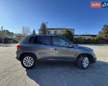 Серый Фольксваген Тигуан, объемом двигателя 1.97 л и пробегом 159 тыс. км за 16500 $, фото 3 на Automoto.ua