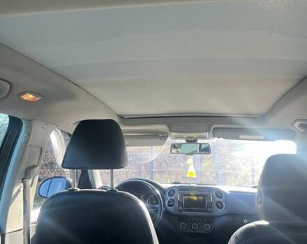 Сірий Фольксваген Тігуан, об'ємом двигуна 1.98 л та пробігом 208 тис. км за 12500 $, фото 4 на Automoto.ua