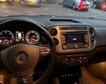 Серый Фольксваген Тигуан, объемом двигателя 1.97 л и пробегом 85 тыс. км за 20000 $, фото 5 на Automoto.ua