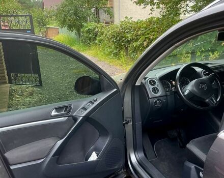 Серый Фольксваген Тигуан, объемом двигателя 2 л и пробегом 159 тыс. км за 16000 $, фото 3 на Automoto.ua