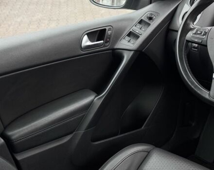 Серый Фольксваген Тигуан, объемом двигателя 2 л и пробегом 169 тыс. км за 12300 $, фото 18 на Automoto.ua