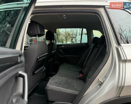 Сірий Фольксваген Тігуан, об'ємом двигуна 1.97 л та пробігом 149 тис. км за 23000 $, фото 5 на Automoto.ua