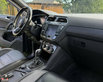 Серый Фольксваген Тигуан, объемом двигателя 1.98 л и пробегом 232 тыс. км за 26500 $, фото 28 на Automoto.ua