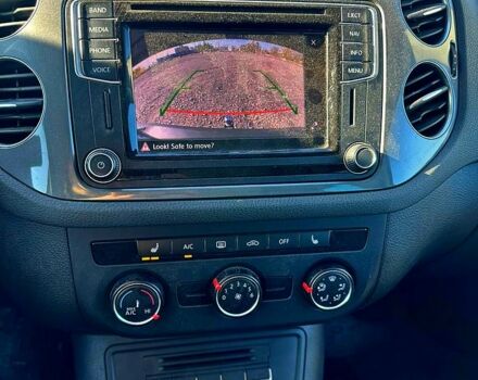 Серый Фольксваген Тигуан, объемом двигателя 2 л и пробегом 195 тыс. км за 13000 $, фото 8 на Automoto.ua