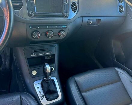 Серый Фольксваген Тигуан, объемом двигателя 2 л и пробегом 195 тыс. км за 13000 $, фото 13 на Automoto.ua