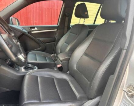 Сірий Фольксваген Тігуан, об'ємом двигуна 2 л та пробігом 72 тис. км за 7600 $, фото 6 на Automoto.ua