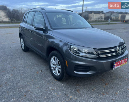 Серый Фольксваген Тигуан, объемом двигателя 2 л и пробегом 220 тыс. км за 12350 $, фото 1 на Automoto.ua