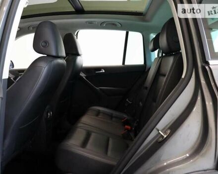Сірий Фольксваген Тігуан, об'ємом двигуна 2 л та пробігом 131 тис. км за 2900 $, фото 10 на Automoto.ua