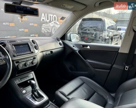 Сірий Фольксваген Тігуан, об'ємом двигуна 1.98 л та пробігом 201 тис. км за 13300 $, фото 13 на Automoto.ua