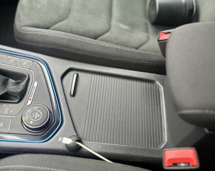 Серый Фольксваген Тигуан, объемом двигателя 1.98 л и пробегом 115 тыс. км за 23300 $, фото 40 на Automoto.ua