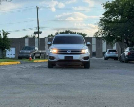 Серый Фольксваген Тигуан, объемом двигателя 2 л и пробегом 74 тыс. км за 7000 $, фото 1 на Automoto.ua