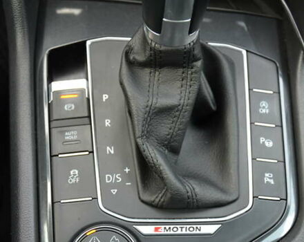 Серый Фольксваген Тигуан, объемом двигателя 2 л и пробегом 245 тыс. км за 26999 $, фото 23 на Automoto.ua