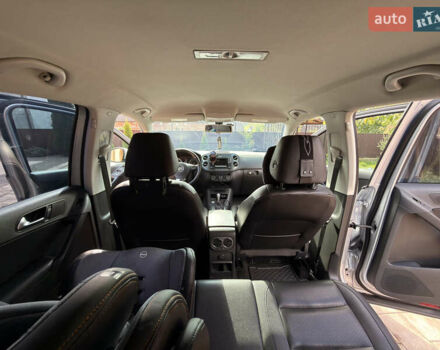 Серый Фольксваген Тигуан, объемом двигателя 1.98 л и пробегом 142 тыс. км за 12800 $, фото 18 на Automoto.ua