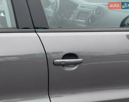 Серый Фольксваген Тигуан, объемом двигателя 2 л и пробегом 169 тыс. км за 12300 $, фото 9 на Automoto.ua