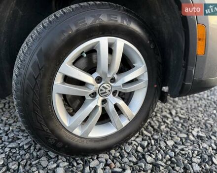 Серый Фольксваген Тигуан, объемом двигателя 2 л и пробегом 135 тыс. км за 11950 $, фото 10 на Automoto.ua