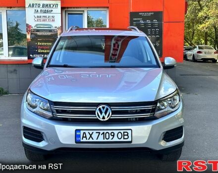 Сірий Фольксваген Тігуан, об'ємом двигуна 2 л та пробігом 190 тис. км за 13700 $, фото 1 на Automoto.ua